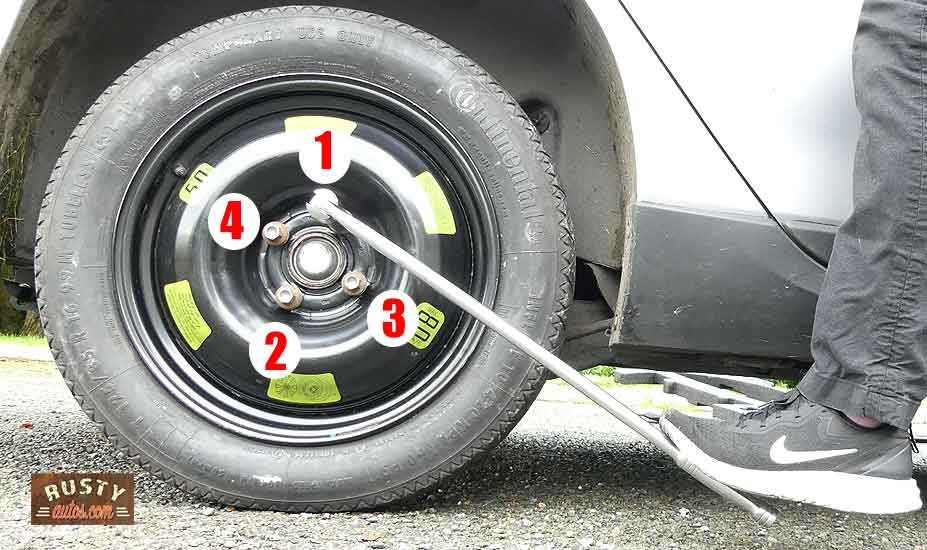 Car wheel stud tightening sequence