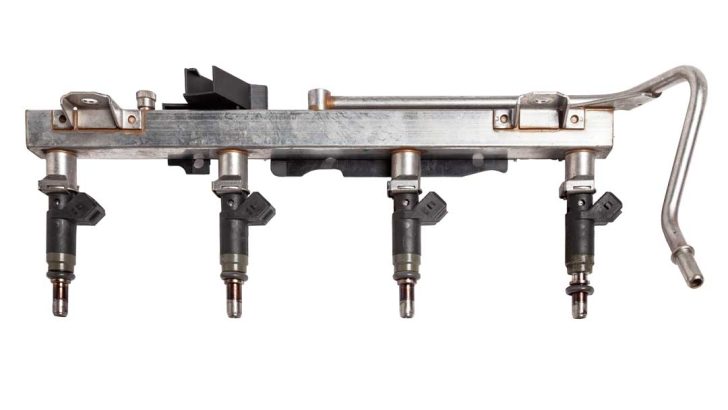 Fuel-injectors-in-fuel-rail